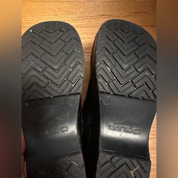 Dansko Womens Professional Black Shiny Clogs Work Nursing Shoes 37 - Picture 14 of 16